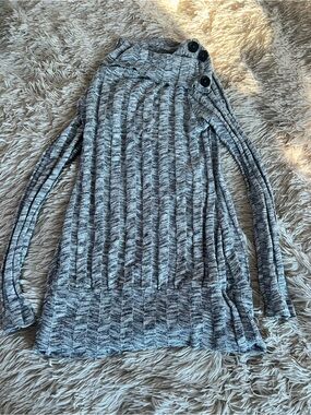 Cozy Gray Ribbed Button-Shoulder Turtleneck Sweater